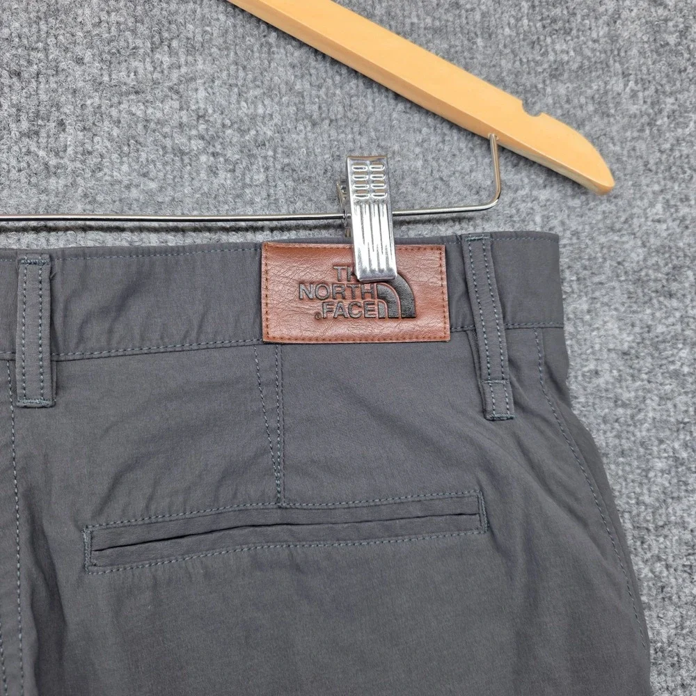 The‎ North Face Mens Grey Nylon Stretch Hiking Chino Shorts Size 30 Regular